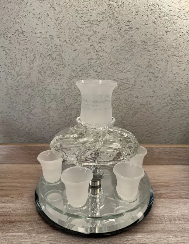 מחלק יין דגם חלבי מפואר