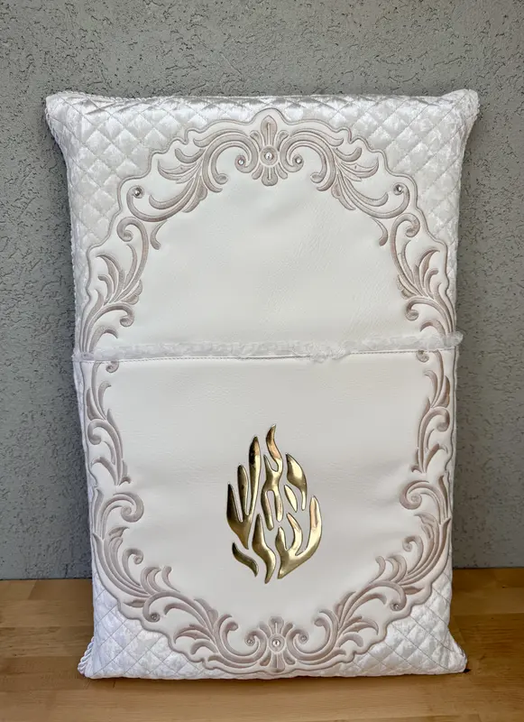 כרית לברית " האש שלי " דגם " שחר "