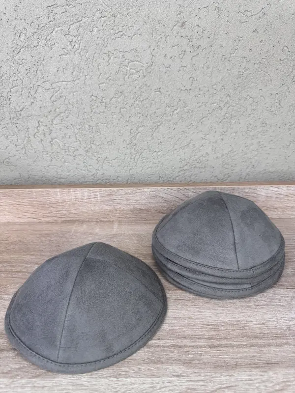 כיפת קטיפה אפור כהה