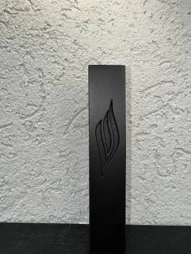 בית מזוזה שחור קלאסי