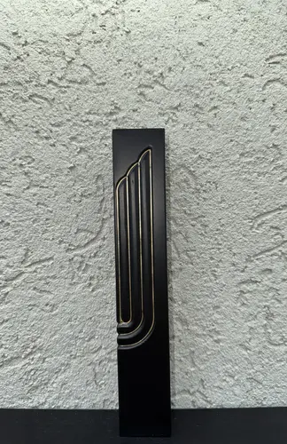 בית מזוזה שחור