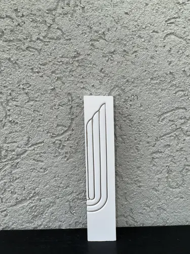 בית מזוזה לבן