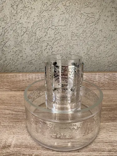 כלי למים אחרונים נדיר